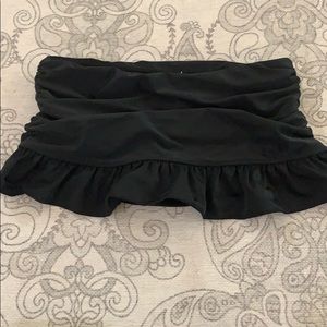Black ruffled swim skirt
